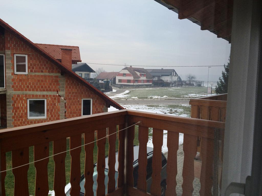 Tourist Farm Salamun Villa Banovci Buitenkant foto